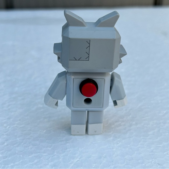 Bom Knittens Toy Defenders Roblox Toy Action Figure 2.5” Tall - Picture 2 of 6